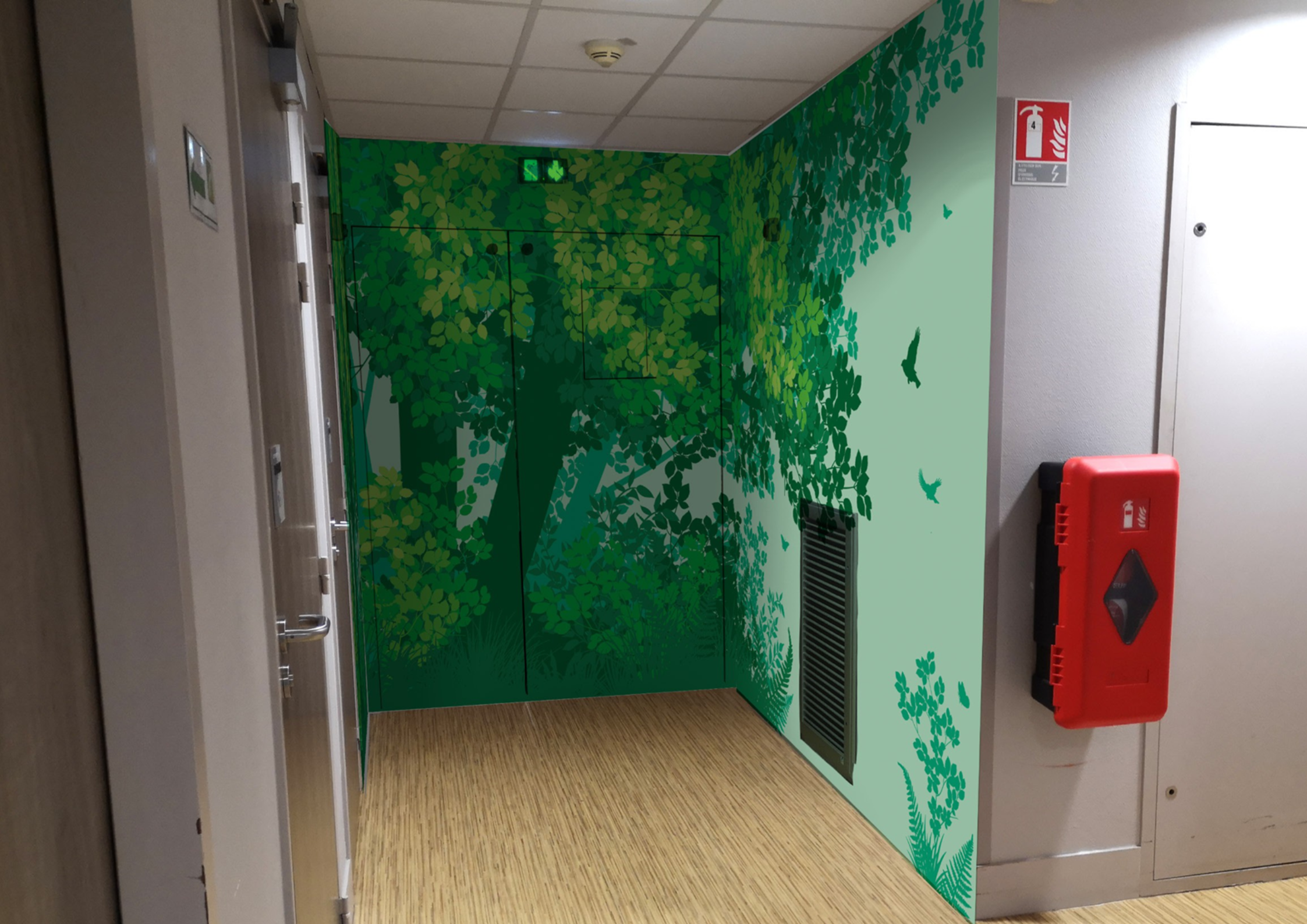 18 Porte en trompe l'oeil forestier